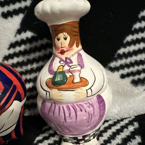 Vintage Mr & Mrs Chef Salt & Pepper Shakers - Picture 2 of 4